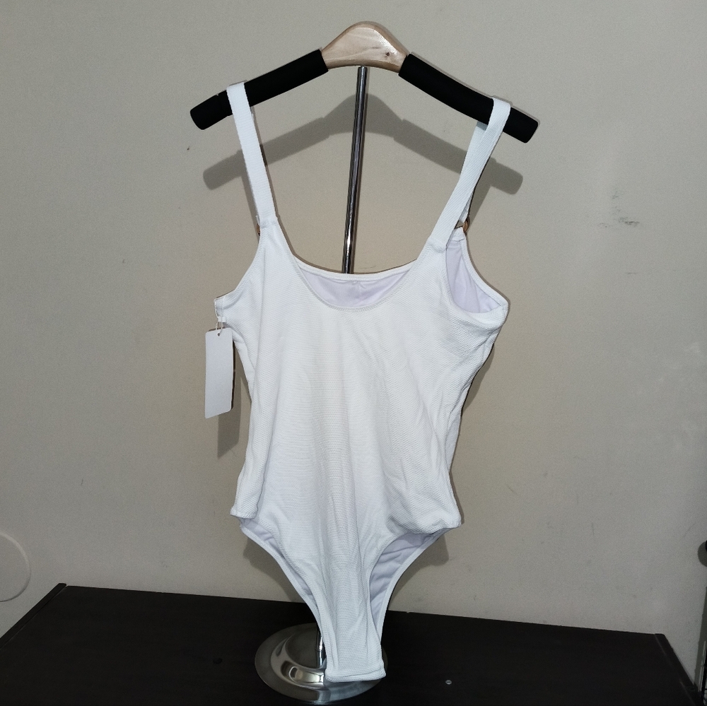 One piece white high cut swimsuit - Picture 2 of 6